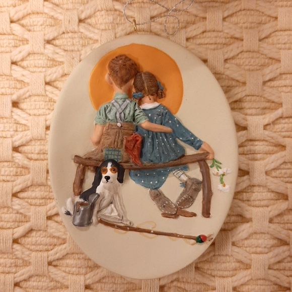 Hallmark Keepsake Norman Rockwell Ornament Little Spooners - Picture 3 of 6